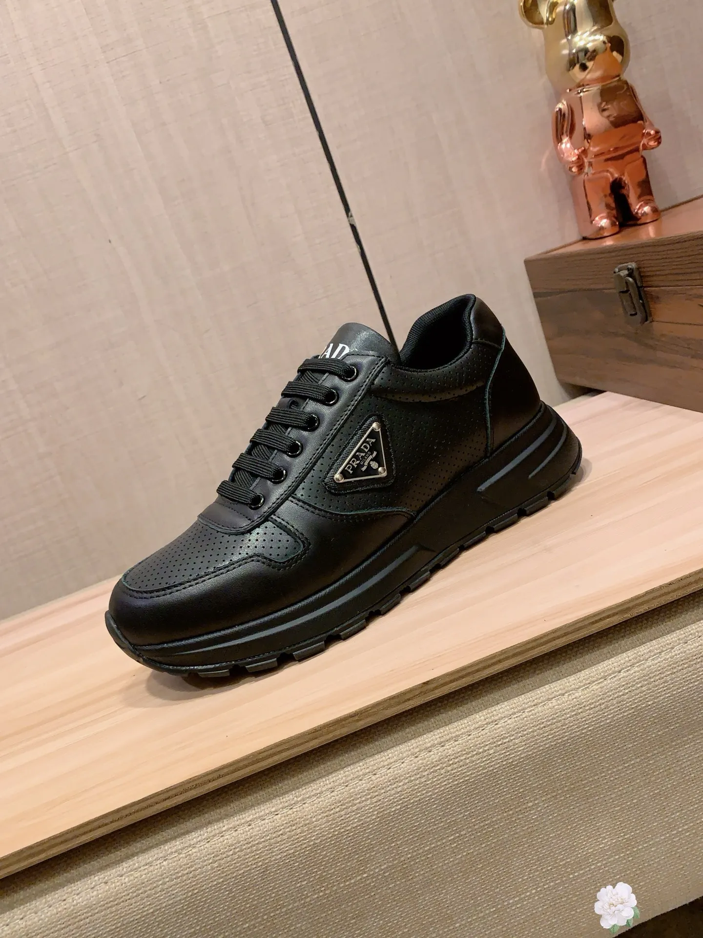 Men's Men's Shoes💰420💰💰🎩🎩[Lightning][Lightning] "PRADA*" The latest and most popular casual shoes, top brand [seduce] luxury~purchase, top~quality. [Strong] The upper is made of imported breathable cowhide with material ➕ breathable sheepskin feet (•) and fine workmanship. The original stylish and stylish soft rubber wear-resistant and non-slip outsole is light and comfortable on the feet. The real thing looks better when photographed. 085: code: 38-44, 3️⃣ colors selected